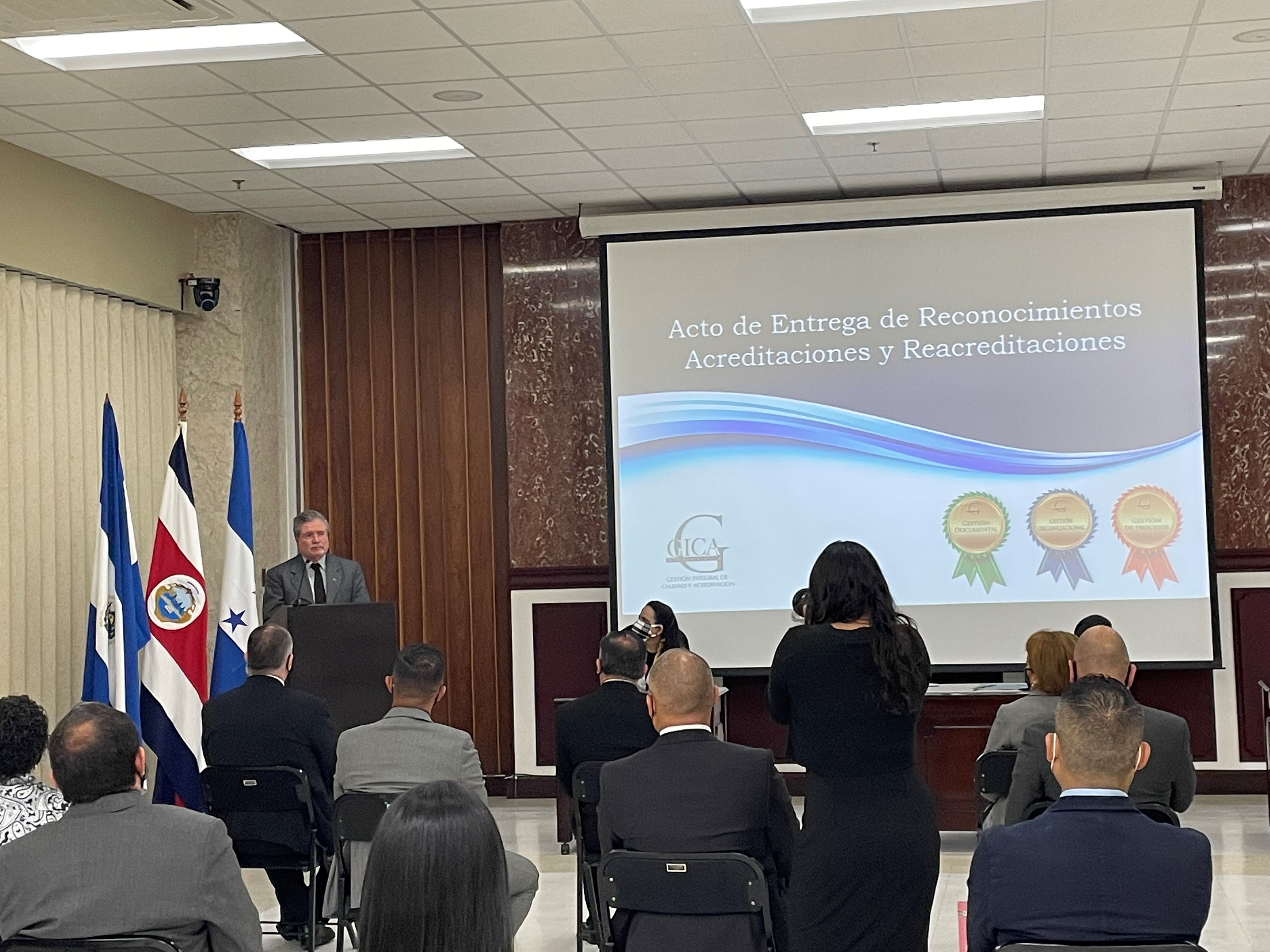 magistrado presidente fernando cruz castro